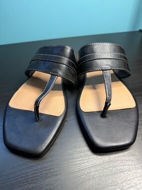 Women's Wide Width Black Thong Sandals with Wide Strap